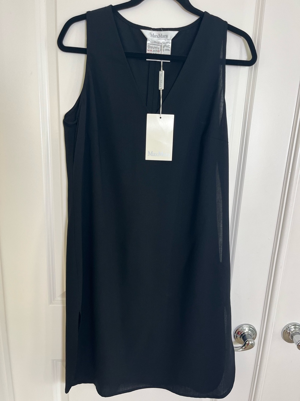 MaxMara Black V-Neck Dress Size 12. NWT